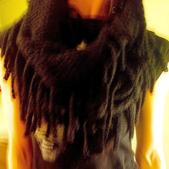 HOBO Accessories - GORGEOUS Nwot Black Super Soft Scarf
